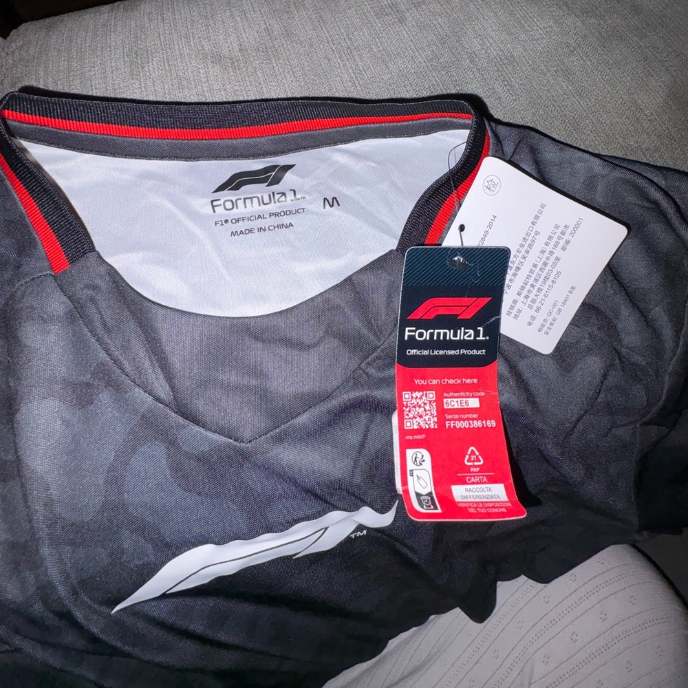 Official F1 black and red shirt #F1 #Racing #brandnew - Picture 4 of 4